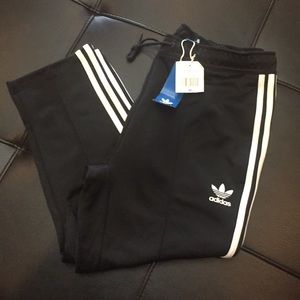 Adidas Relax Crops